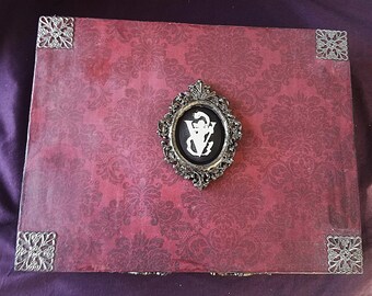 Gothic Romance Jewelry Keepsake Treasure Box