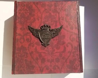 Social Royalty Ring Box