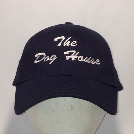 hat dog house
