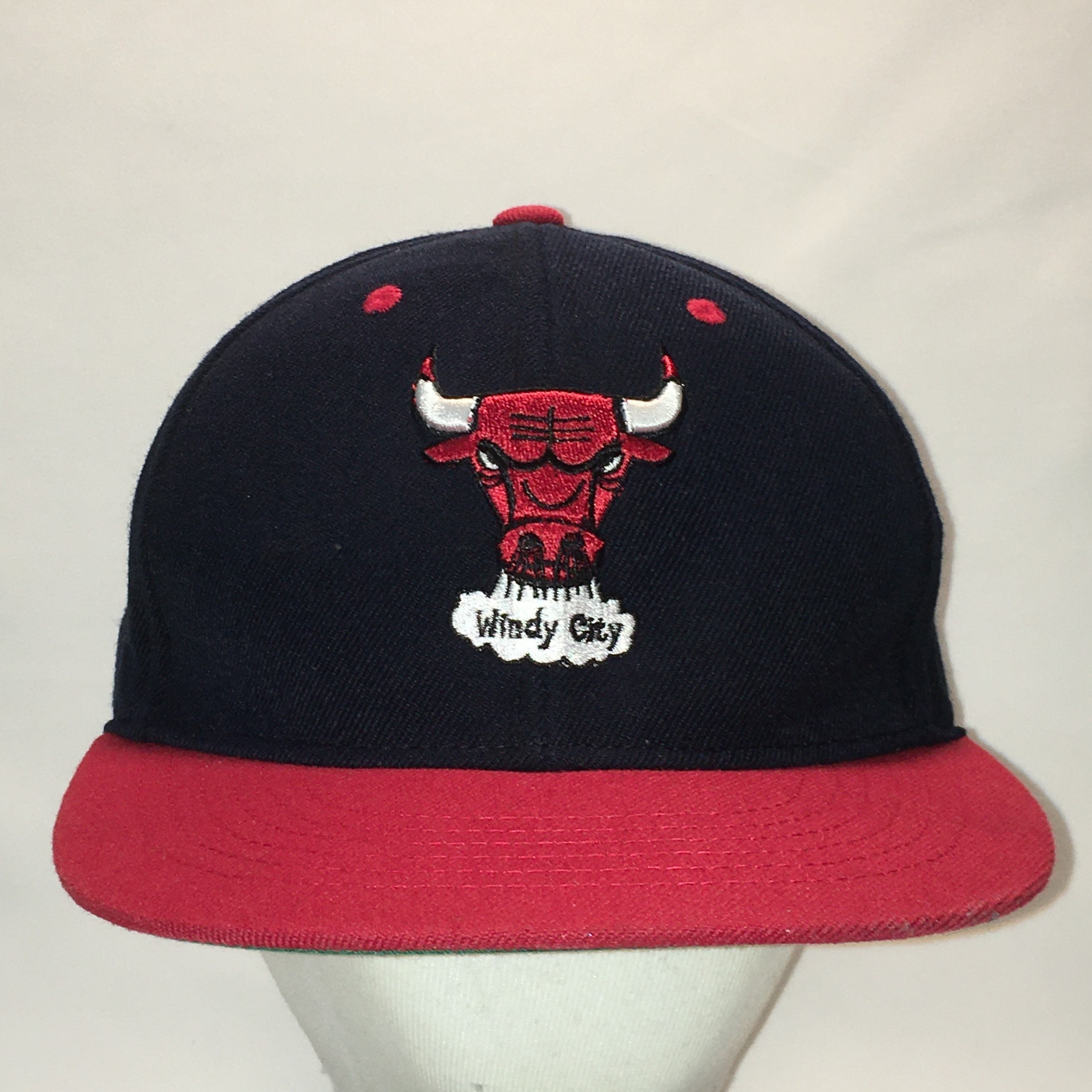 Men's Chicago Bulls New Era Black Zig Zag Cuffed Knit Hat with Pom
