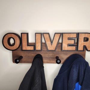 Personalized Kids Coat Rack: 3D Outline Letter Wall Hanger immagine 3