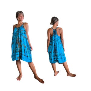 Kurzes Boho Racerback Tie Dye Seil-Bügelkleid mit Taschen Einheitsgröße passt klein-groß