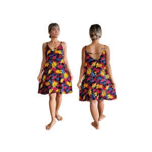 Robe courte hawaïenne à imprimé tropical avec poches, taille unique, convient aux petites et grandes tenues de plage