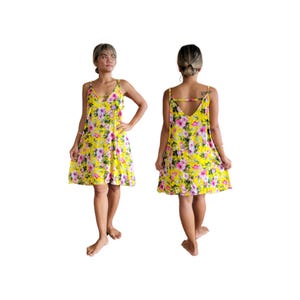 Robe courte hawaïenne à imprimé tropical avec poches, taille unique, convient aux petites et grandes tenues de plage
