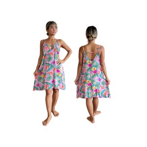Robe courte hawaïenne à imprimé tropical avec poches, taille unique, convient aux petites et grandes tenues de plage