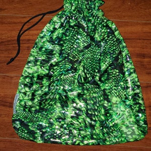 Estampado de serpiente verde neón brillante y reluciente para artistas, novias, strippers, bailarinas exóticas, monederos, monederos con cordón, festivales rave