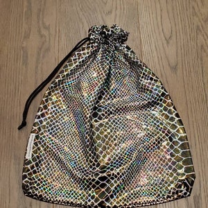 Monedero con estampado de serpiente holográfico negro brillante para bodas, novias, strippers, bailarinas exóticas, monedero con cordón para festivales rave.