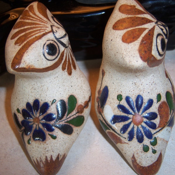 Vintage Sand Stone Mexican Mexico Pair of Owls Set Folk Art Hand Painted Very Nice Hand Signed
