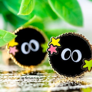 Manga pin| Cute soot sprite pin| Totoro Anime characters pin| Japanese Anime Ghibli Studio | Cute and kawaii jewelry | Valentine&#39;s day gift