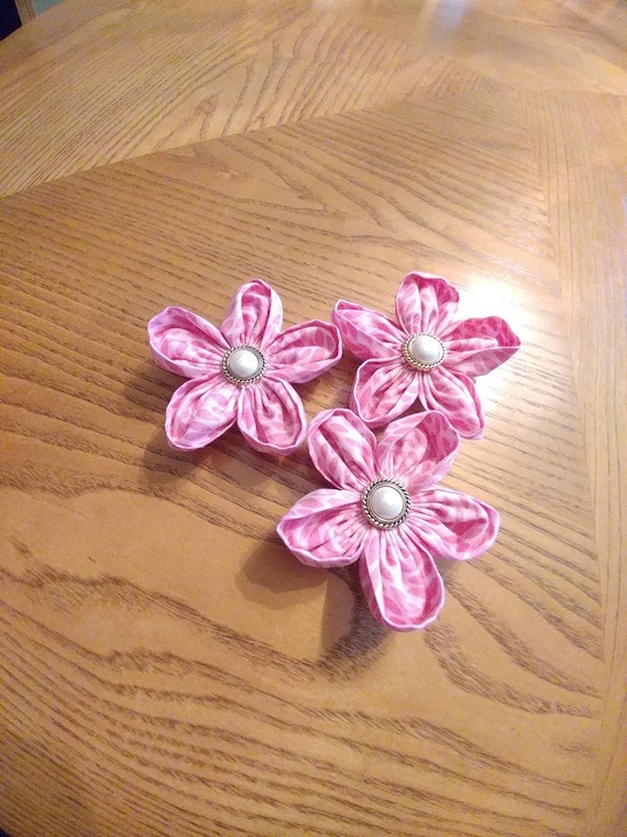 Items similar to Collar flower on Etsy