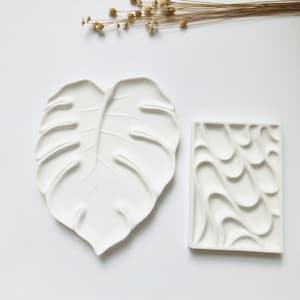 Ceramic Watercolor Palette, Monstera Leaf  Artist Ceramic Palettes, Gift for Painters, Ceramic Paint Palette，Porcelain Palette