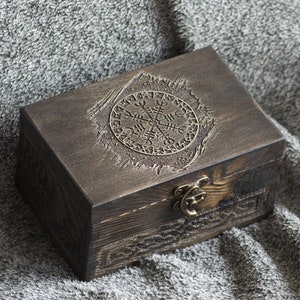 Vikings themed - The Helm of Awe - aegishjalmaг - wooden jevelery box/casket