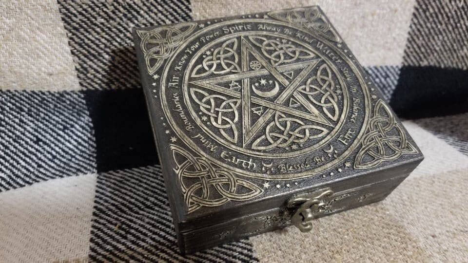 Pentacle - Triple Moon - Wicca - Witch - Pagan themed wooden jevelery box/casket - hand painted