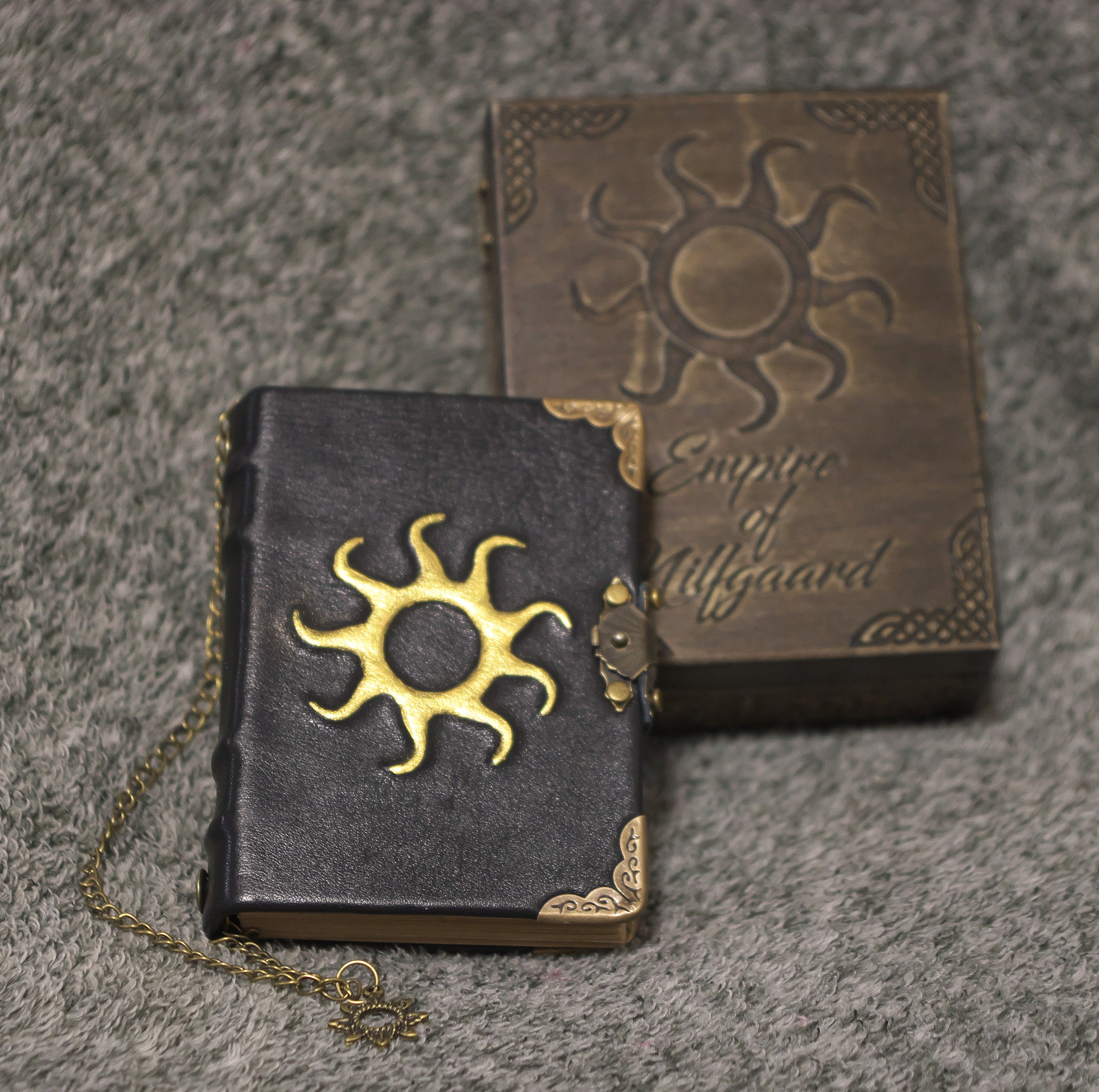Handmade leather craft paper 150 pages notebook 'The Chronicles of Nilfgaard'  in wooden box