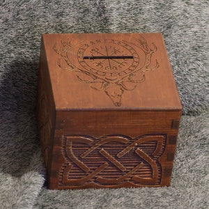 Celtic deer and vigvisir square Piggy bank