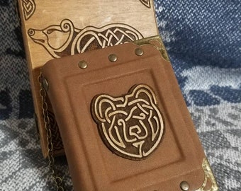 Bear - Bjorn - Viking-serie handgemaakt leren notitieboek in houten kist
