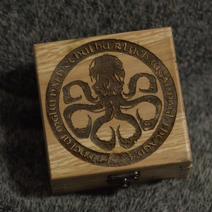 The Call of Cthulhu - H.P.Lovecraft themed alderwood square jevelery box/casket