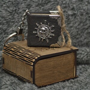 "Handgemachtes Notizbuch aus Kraftpapier ""Soul of the North"" Serie in Holzbox."