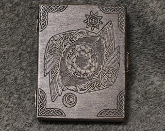 Schmuckkästchen/Schatulle aus Holz mit keltischem Rabenmotiv – Buchform – Schwarz