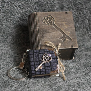Handgefertigte Leder Schlüsselanhänger Kraftpapier Notizbuch Serie in Holzbox