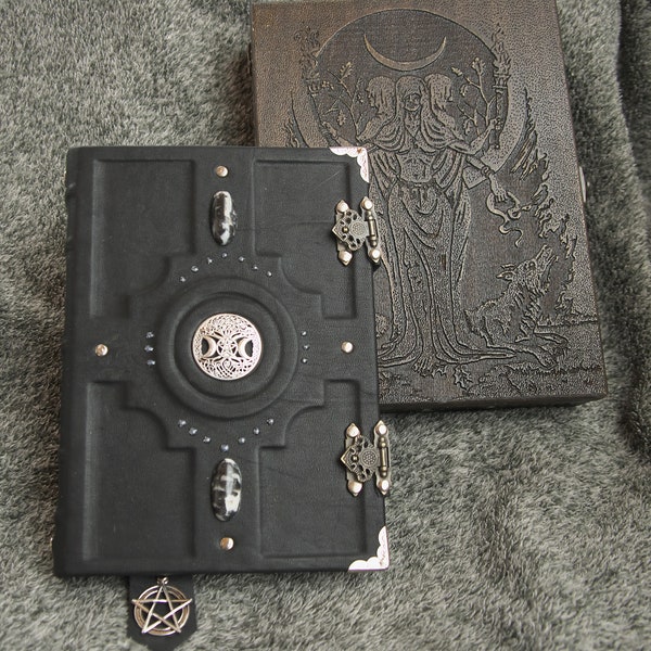 Grimoire noir Cahier en cuir, papier artisanal fait main dans une boîte en bois