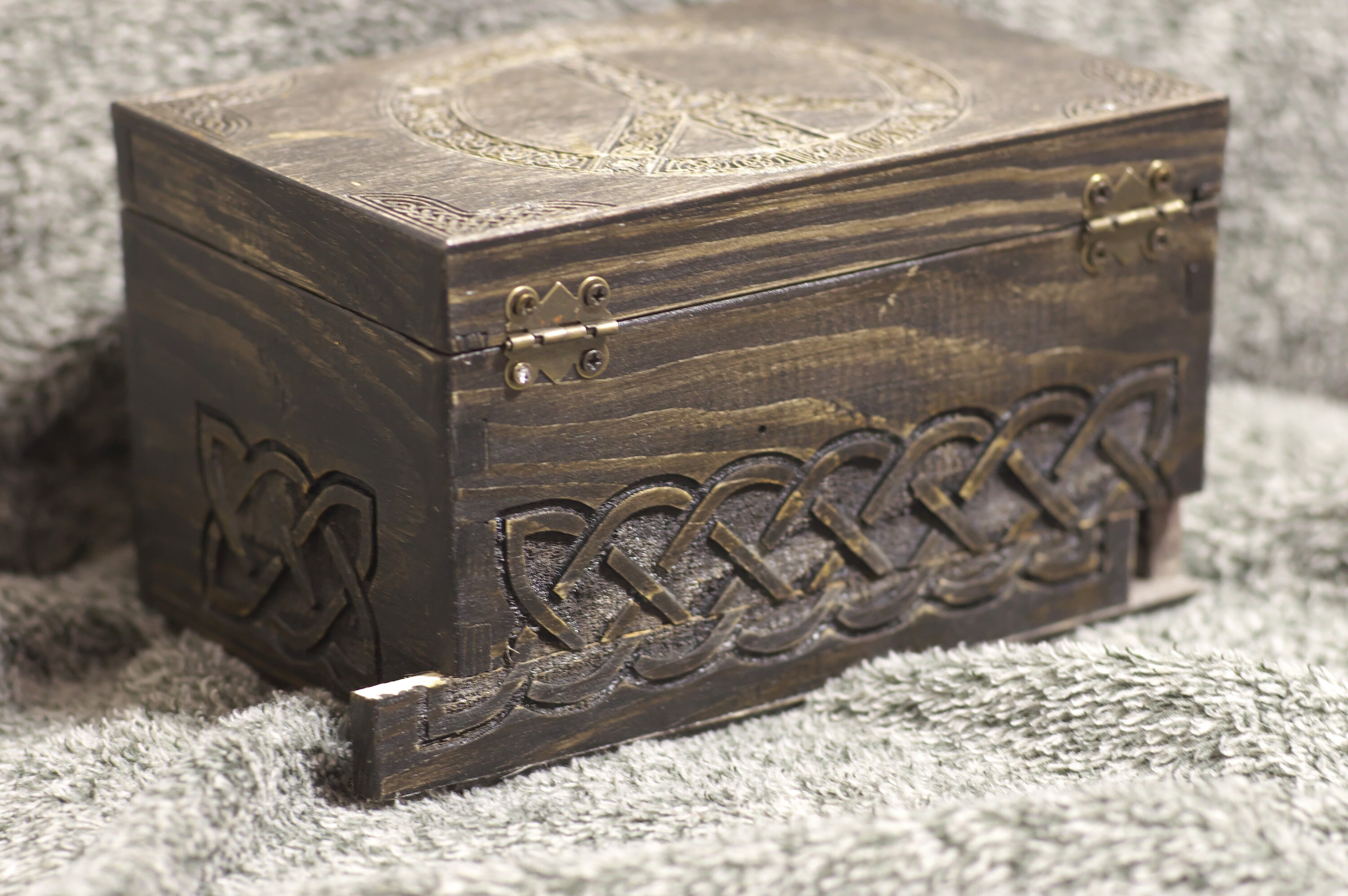 Secret Compartment Algiz Rune - Protection - Valkyries - Themed ...