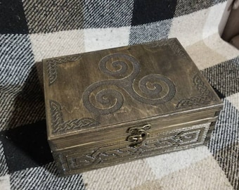 Celtic - Trikselion themed wooden jevelery/cash box/casket