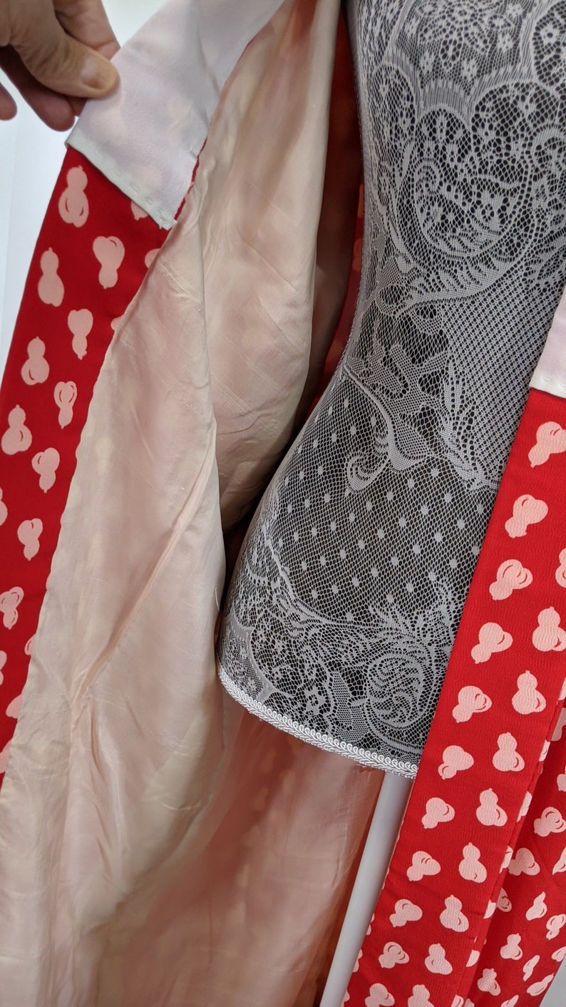Original Traditional Japanese Vintage Nagajuban Red and White Silk Kimono Handmade Hand stitched 1960/'s Silk Boho Hippie silk Lined robe