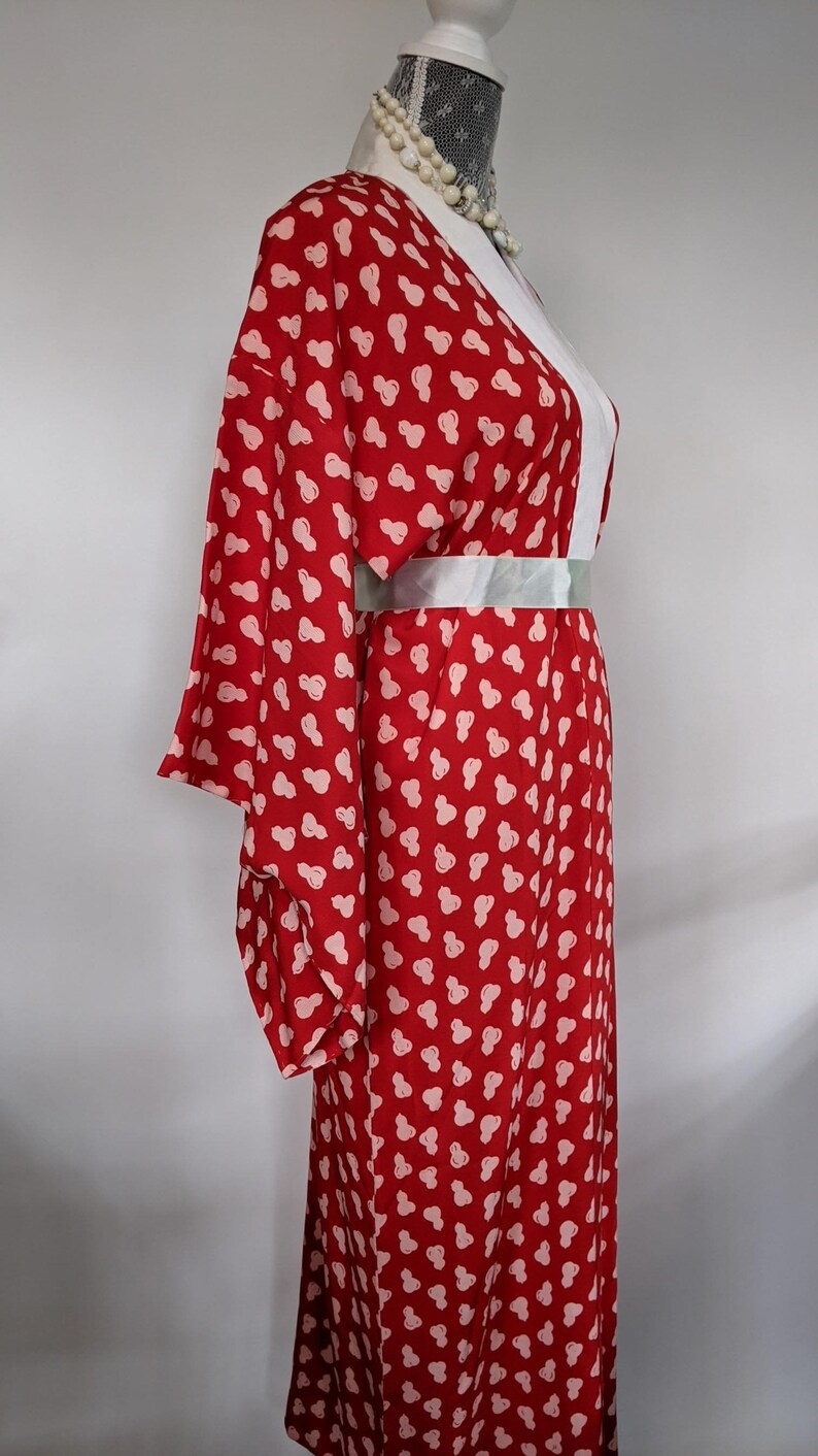 Original Traditional Japanese Vintage Nagajuban Red and White Silk Kimono Handmade Hand stitched 1960/'s Silk Boho Hippie silk Lined robe