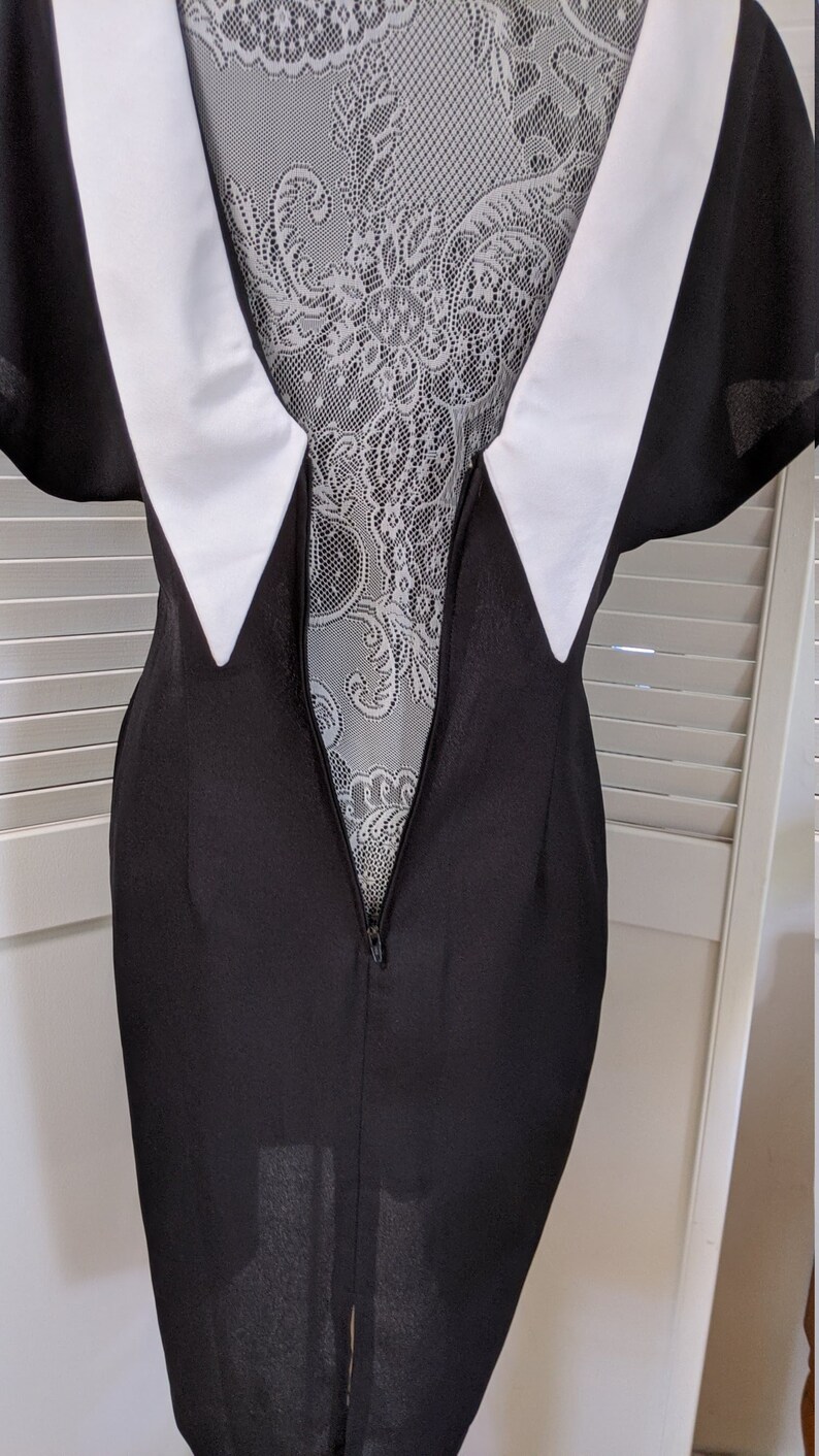Vintage Black Short Cocktail dress Plunging V back White collar Back Zipper Short Dolman sleeve Size 1314 Made in USA Polyester 1980/'s