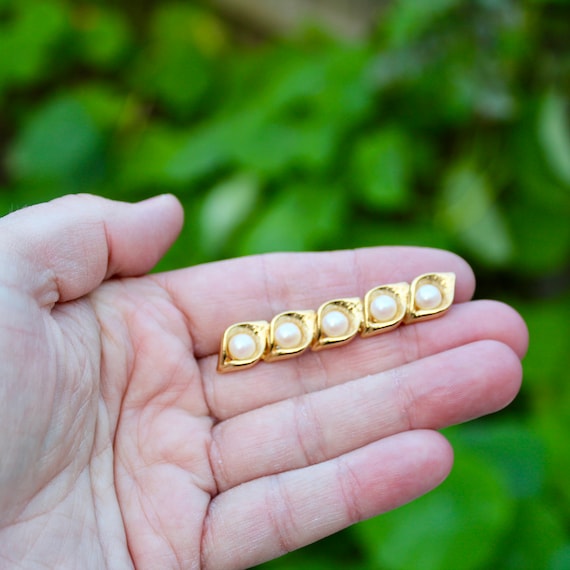 Vintage Gold Pearl Wreath Brooch 1960s Style