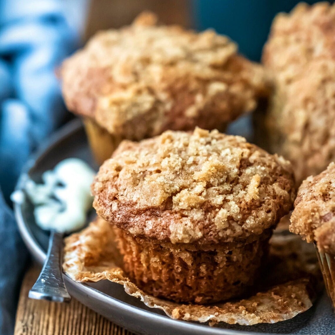 banana muffins with crumb topping banana muffins with crumb topping