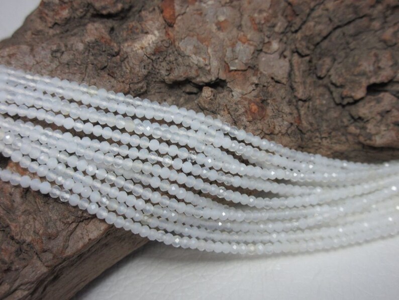 Milk opal strand top quality 2 mm strand 43 cm long