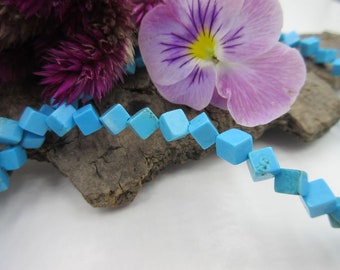 Howlith cube strand 5 x 5 mm/ blue colored length 42 cm