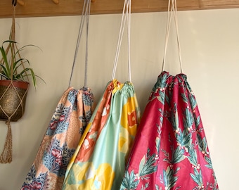 Sac à linge avec cordon de serrage, sac de voyage GP&J Baker, tissu floral vintage en coton glacé des années 80