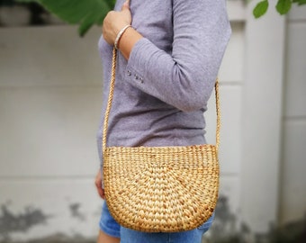 sea and grass straw pouch