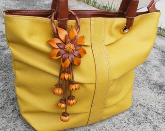 Genuine Leather Flower Keyring yellow Women Hook Handcraft Bag Purse Handbag Zipper Charm Accessories Floral Hook Real Leather Purse Charm