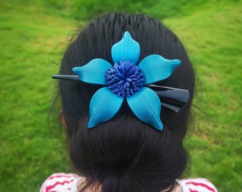 Fleur en cuir, Fleurs en cuir Pince à cheveux en cuir Clip de peigne à fleurs en cuir & porte-chignon en turquoise #0123
