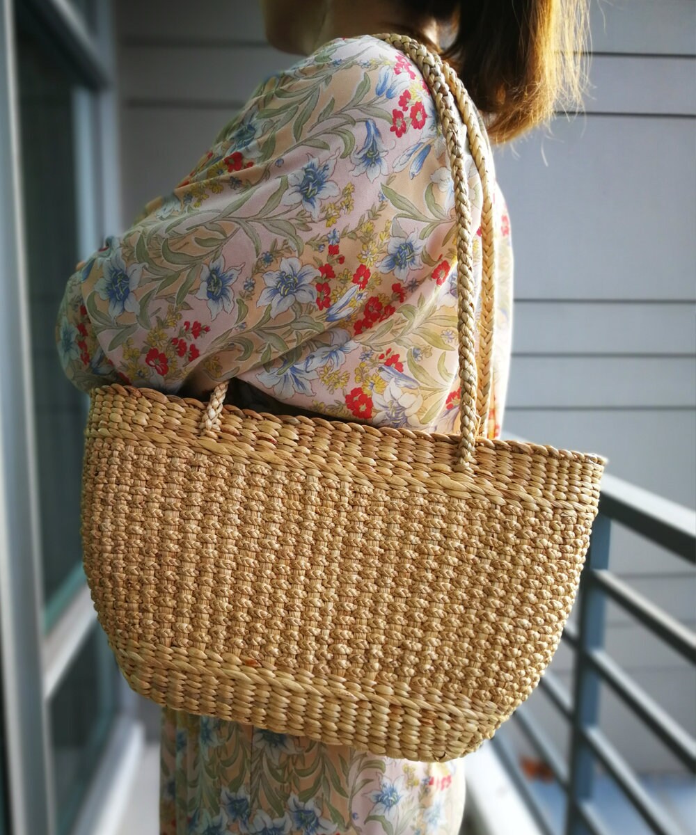 sea and grass straw pouch