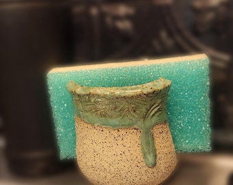 Ręcznie robiony ceramiczny uchwyt na gąbki