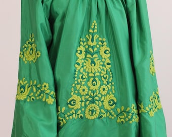 Vintage Folk Embroidered Bell Sleeve Tunic Blouse