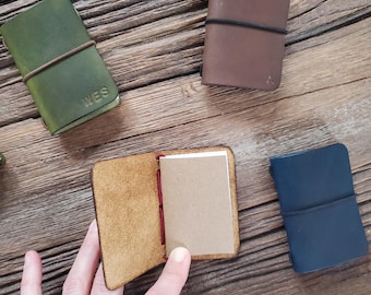 Minicuaderno plegable de cuero personalizado, tamaño A8, recargable, regalo personalizable, tamaño A8 (8,25 cm x 5,7 cm).