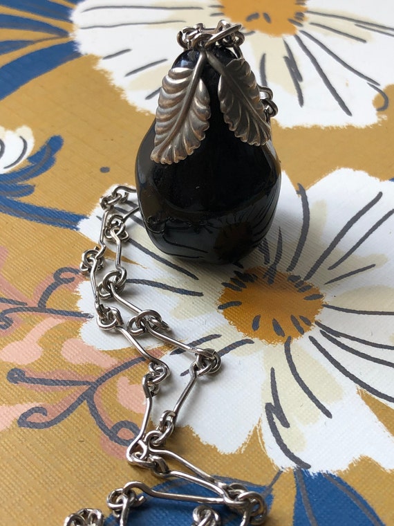 Pendentif Vintage Feuilles Noir Et Doré - Diamètre 3,3 Cm - Occasion