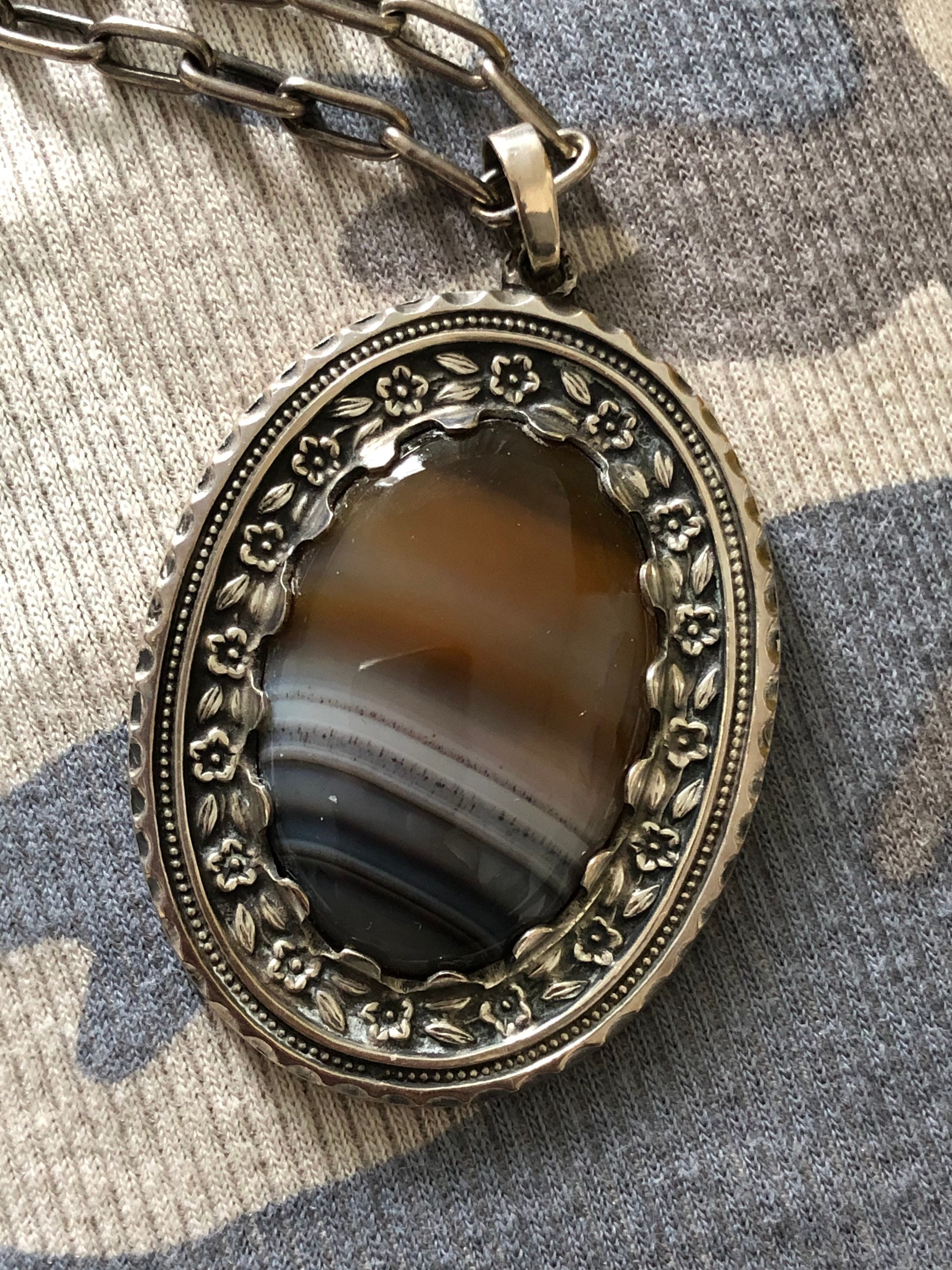 Banded Agate Pendant Necklace | Etsy 