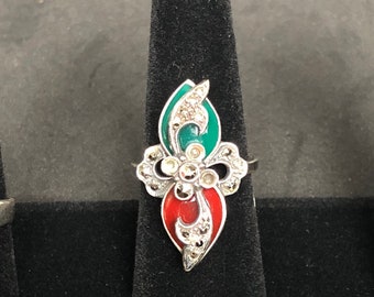 Vintage sterling silver & marcasite ring with red and green teardrop onxy.