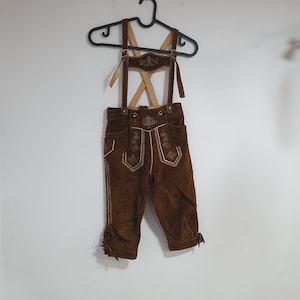 Vintage kids suede shorts with suspenders, size 116, Austrian cottage style, trachten mode, alpen costume zdjęcie 1