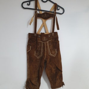 Vintage kids suede shorts with suspenders, size 116, Austrian cottage style, trachten mode, alpen costume zdjęcie 2