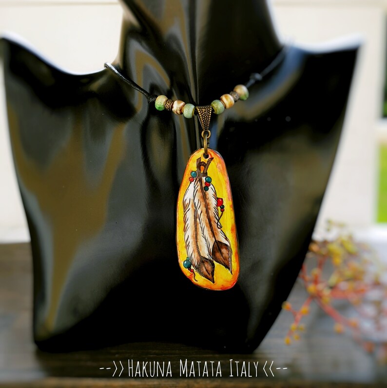 feather pendant painted Indian feathers handmade and original Hakunamatataitaly jewel beautiful hand-painted necklace