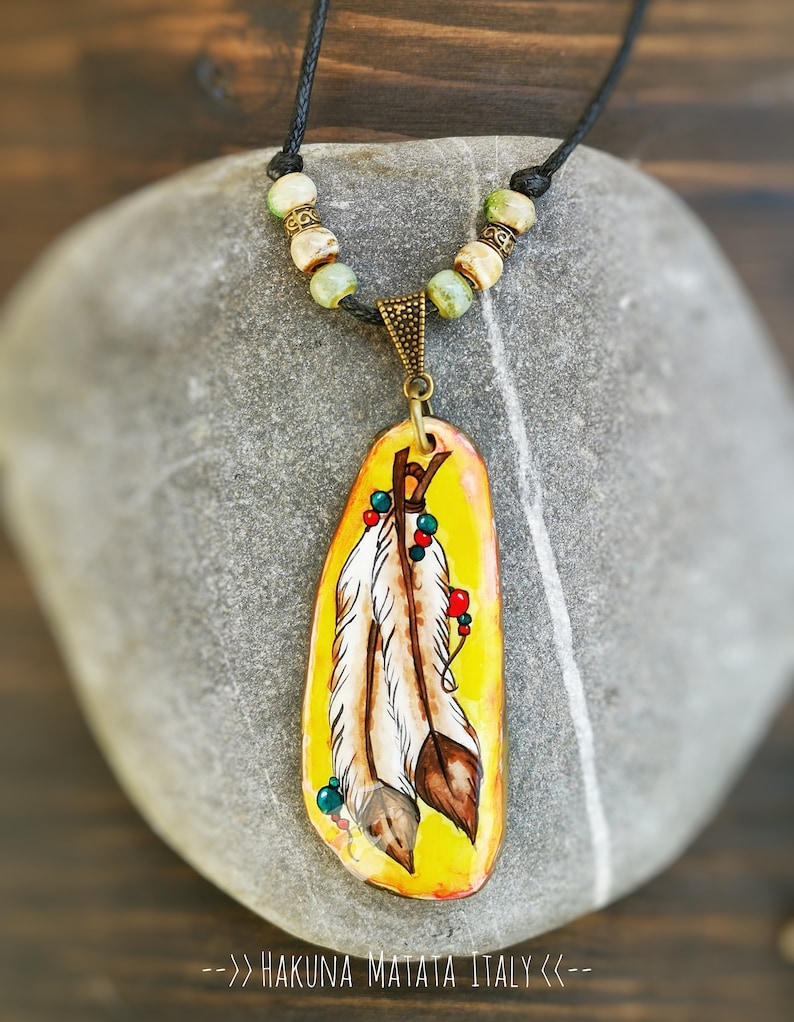 feather pendant painted Indian feathers handmade and original Hakunamatataitaly jewel beautiful hand-painted necklace