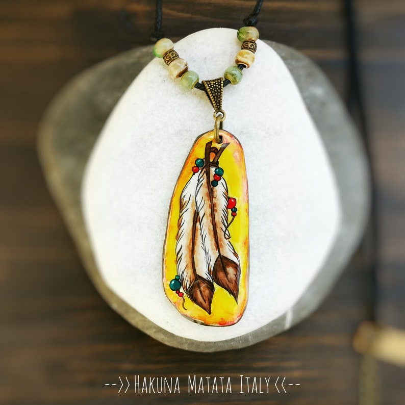 feather pendant painted Indian feathers handmade and original Hakunamatataitaly jewel beautiful hand-painted necklace